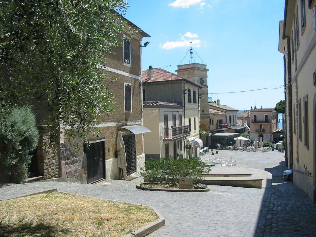 La Rosa Sul Lago Villa Trevignano Romano Exterior photo